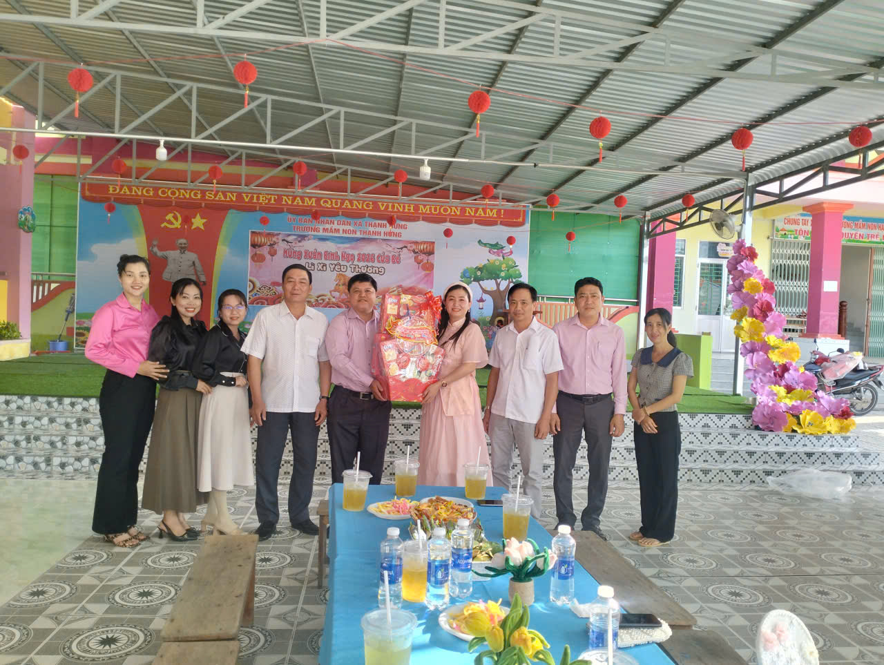 ĐẢNG ỦY CHÚC TẾT TRƯỜNG MẦM NON THẠNH HƯNG