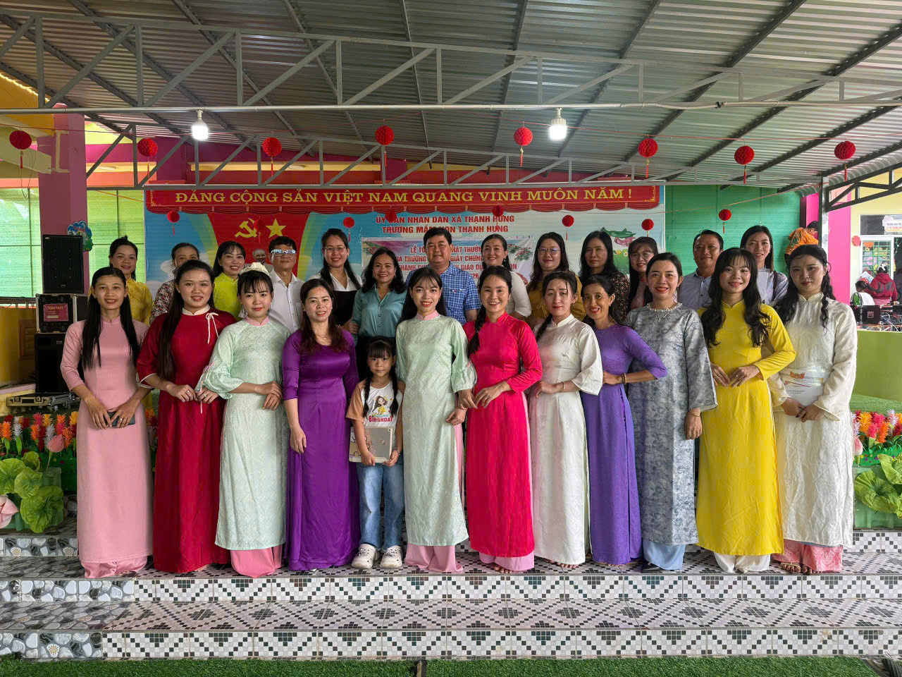 TRƯỜNG MẦM NON THẠNH HƯNG TỔ CHỨC LỄ TỔNG KẾT VÀ CẤP GIẤY CHỨNG NHẬN HOÀN THÀNH CHƯƠNG TRÌNH  MẦM NON CHO TRẺ 5 TUỔI